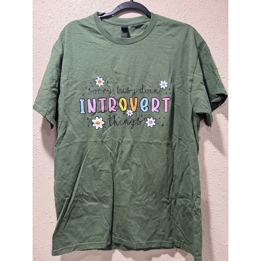 Gildan Introvert Things Graphic T-Shirt Green Daisy‎ Floral Short Sleeve Large